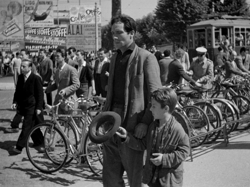 Похитители велосипедов. 1948. Рейтинг фильма - 10,155. 31-е место в Золотой Тысяче.