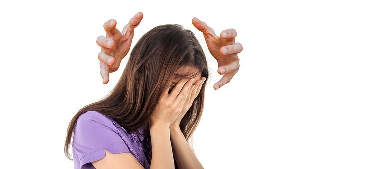 https://cdn.pixabay.com/photo/2017/09/22/11/44/woman-2775273__340.jpg