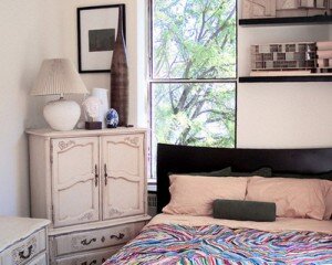 Дизайн спальни в хрущевке: выбор подходящей мебели