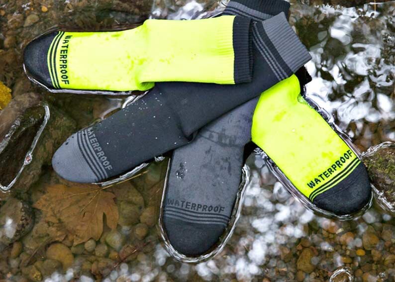 Внутренний слой из Coolmax (или из шерсти мериносов) впитывает влагу, поступающую от ног, а далее уже слой Artex отводит пот через мембрану. 