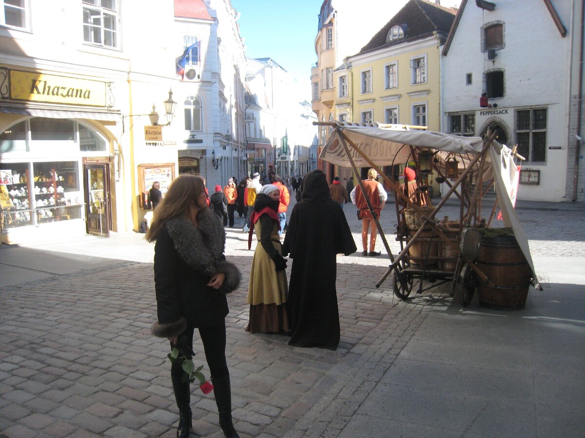 Таллин.По дороге к Ратушной площади