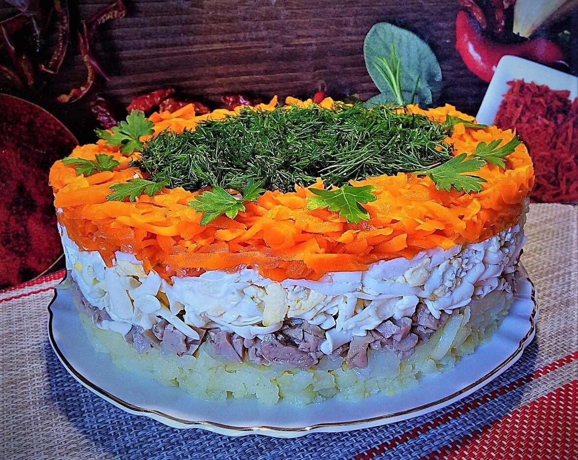 Салат из печени с морковью и грецкими орехами