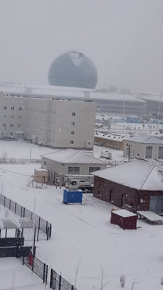 Вот так выглядел на утро город, а представьте ночью. 