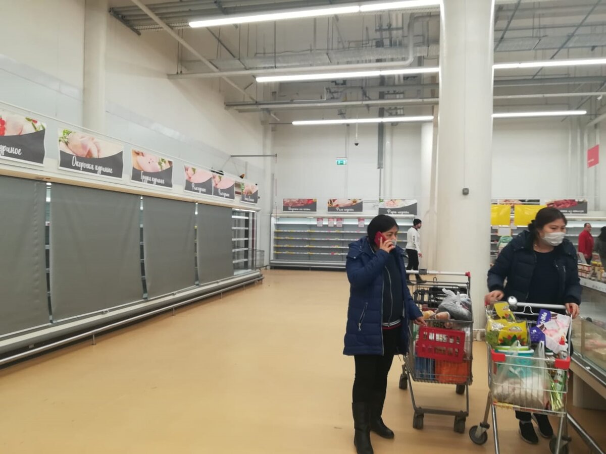 Раскупили все подряд, начиная с круп, заканчивая мясом