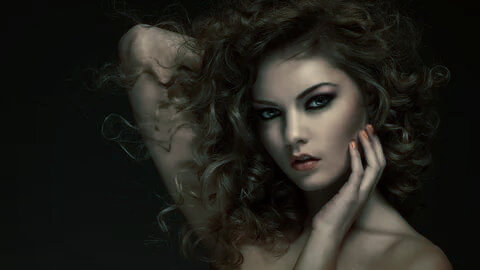 Фото обработано в avatan.ru. Ее «муж» Коля… Изначально он показался ей надежным. Но теперь… Каждый день в женщине крепла уверенность, что он легко сможет ее предать и продать.