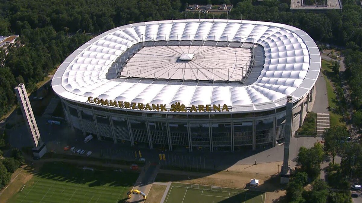  «Commerzbank-Arena» во Франкфурте