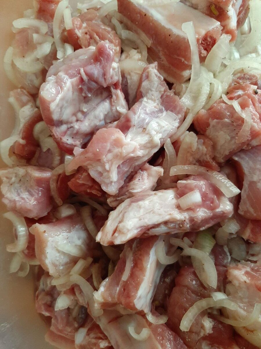Авторское фото.Сколько на свете рецептов маринования мяса для шашлыка? Сейчас их столько же,сколько рецептов борщей или котлет.