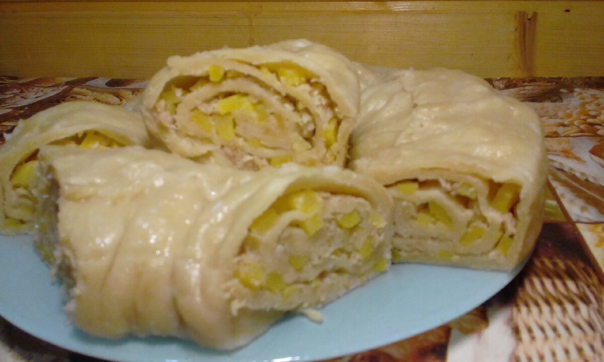 Ханум. Тесто плотное, с яйцами. Начинка больше картофельная.