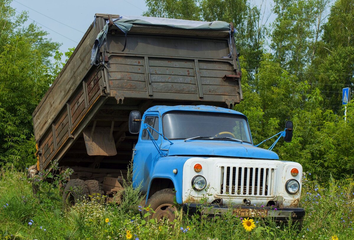 Самодельный кузов для газ 53 3307 Было сделано всё с нуля. Объём 12 кубов фото