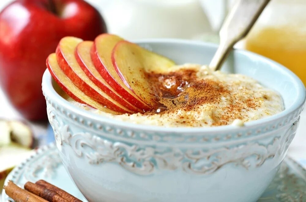 Пшенная каша с яблоком и корицей