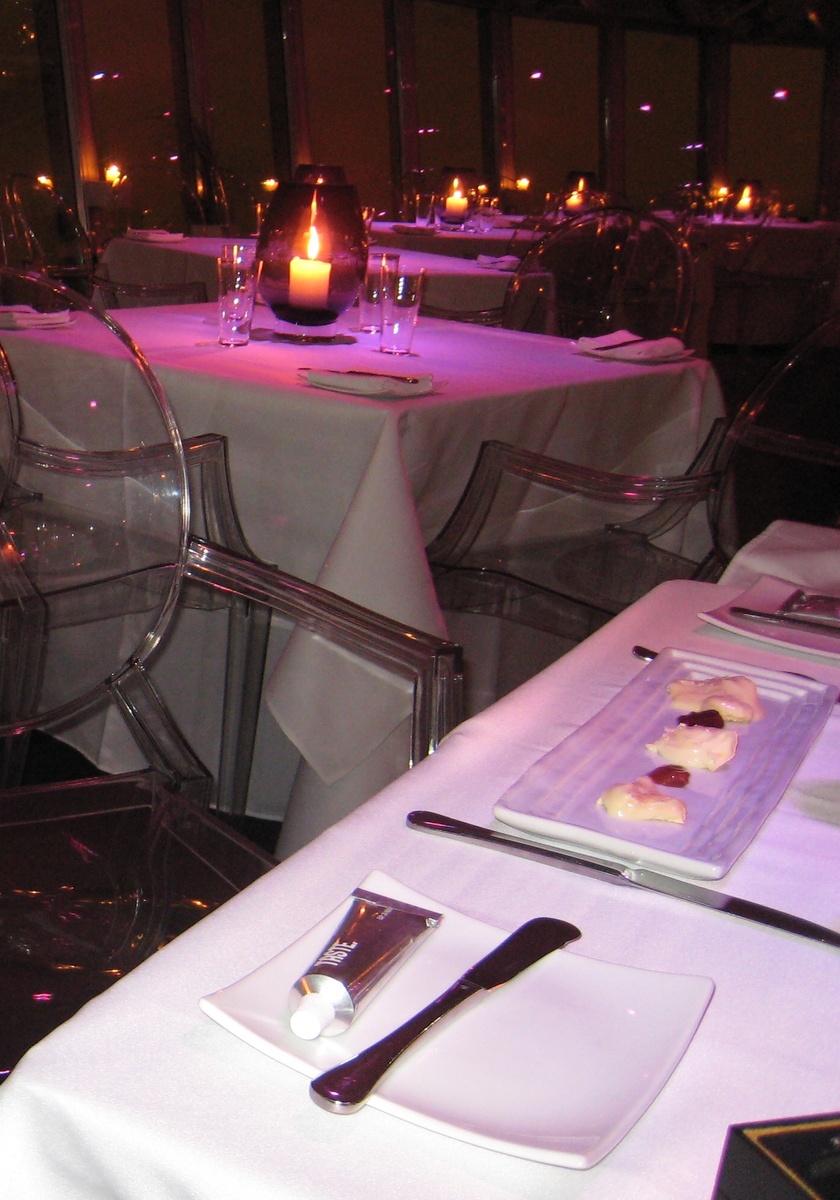 Кабак молекулярной кухни. Фото сделано автором 