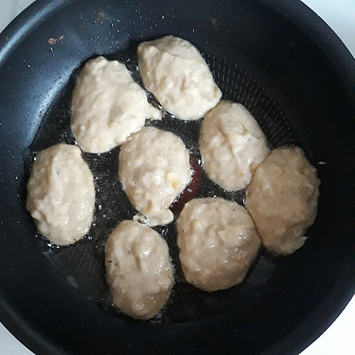 Банановые оладьи на жаркой сковородке. Не текут! Комочки - кусочки банана