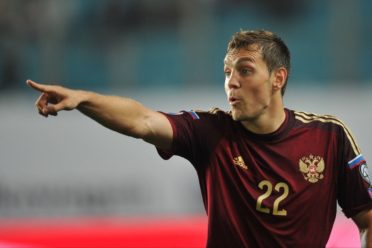 "Опять Артем Дзюба всех переполошил. И опять все звонят моей подруге Маше Орзул! Мы все знаем, что Дзюба человек страстный, но в этот раз Орзул ни при чем! Знаю точно!" 
Губерниев прокомментировал слитое видео Дзюбы