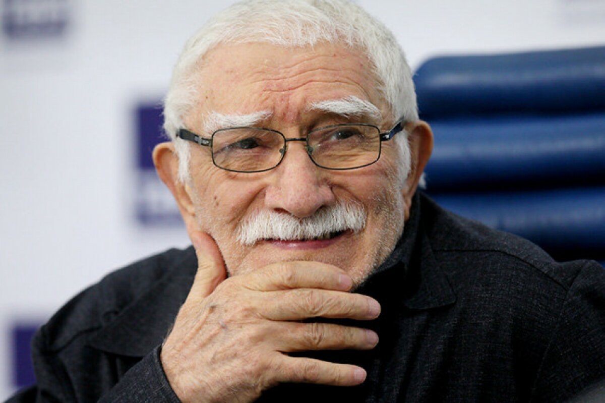 Он принял участие в 367 фильмах