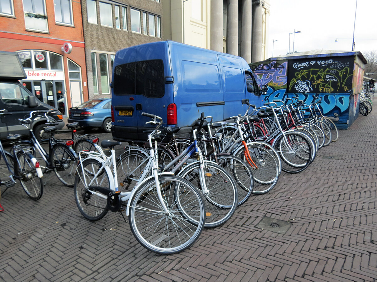 Блошиный рынок в Амстердаме. Фото автора, листайте галерею