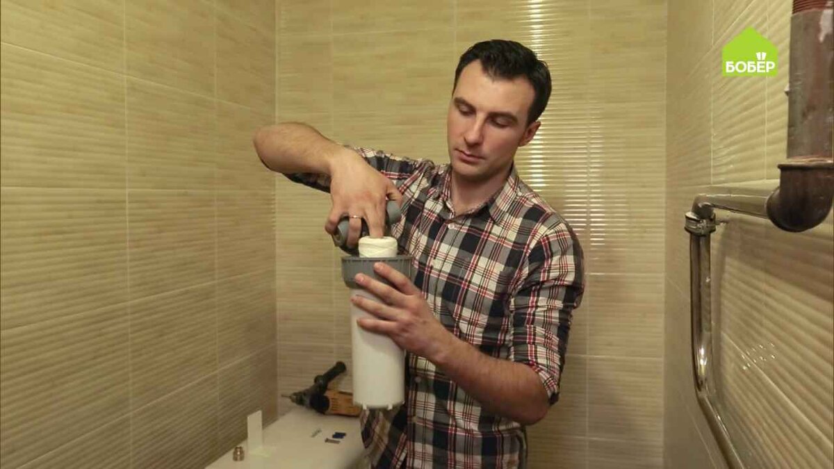 Внутри фильтра находится кассета, которую нужно менять 1 раз в 3 месяца.