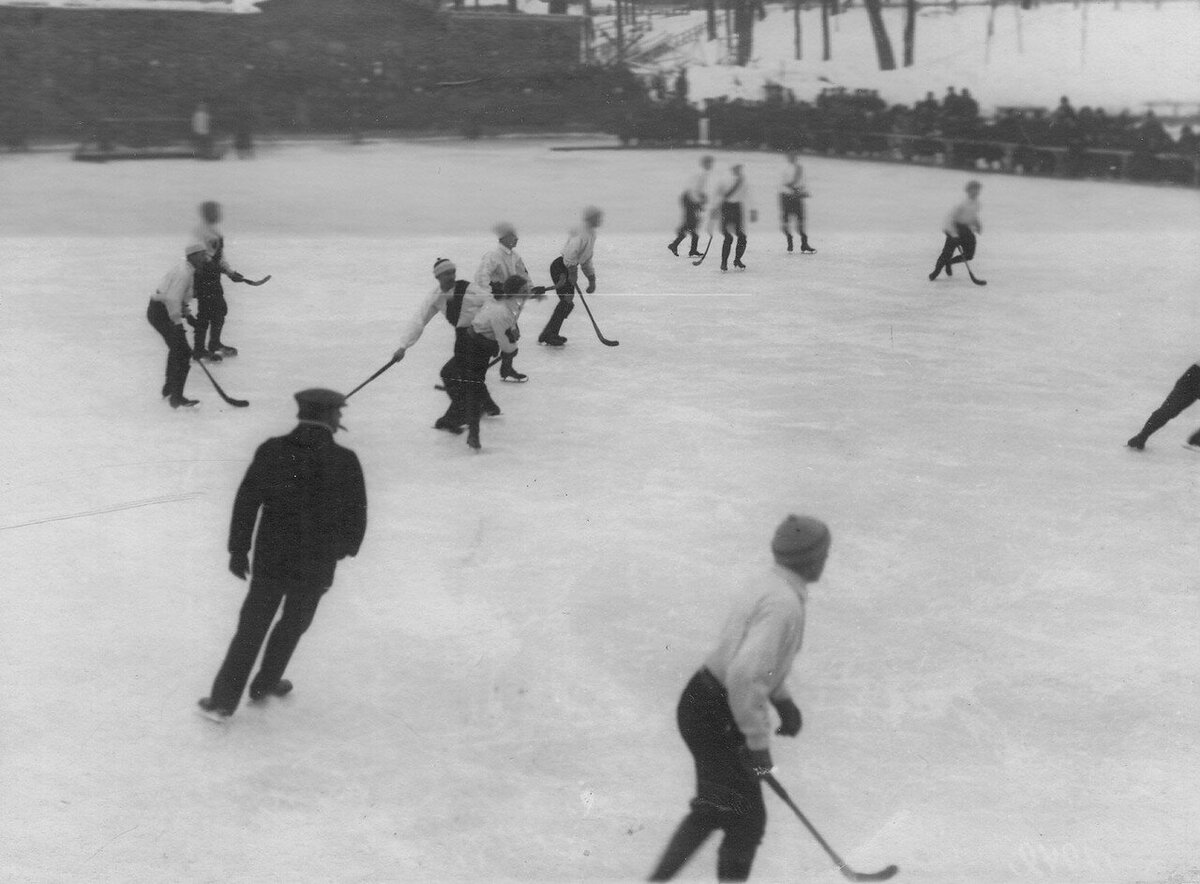 Состязания хоккеистов в Юсуповом саду. 17 февраля 1913 года