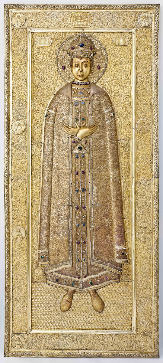 Крышка раки царевича Дмитрия. Мастерские Московского Кремля, Серебряная палата, 1628-1630 гг. Мастера: Гавриил Овдокимов, Павел Власьев, Дмитрий Алексеев, Василий Коровников, Тимофей Иванов, Василий Малосолец. Размеры - 158,5 х 70,3 х 4 см.