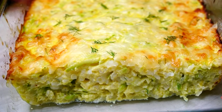 Только рис и кабачок (без мяса)😋 Ингредиенты доступные, в результате нежные кабачки с рисом, под румяной корочкой.