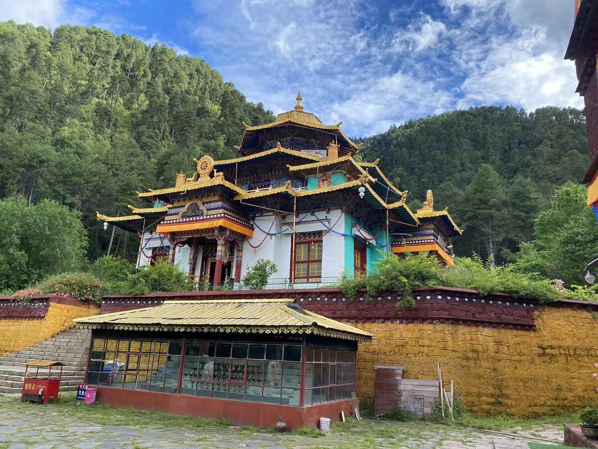 Храм Ламалинь