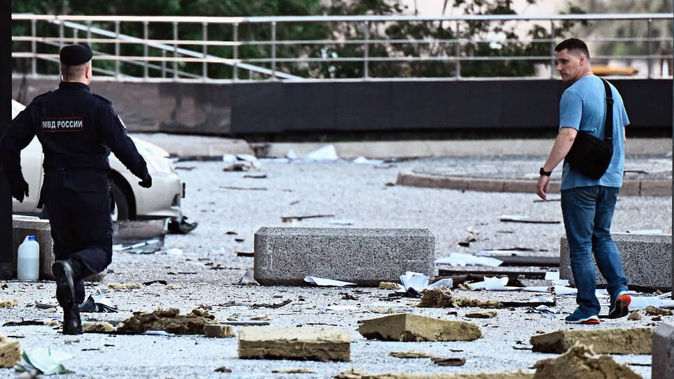 Фото: Иван Водопьянов / Коммерсантъ📷Последствия атаки беспилотников в Москве, июль 2023 год