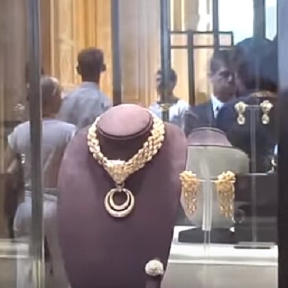 "Бабушкино ожерелье и бабушкины серьги" от Van Cleef&Arpels
