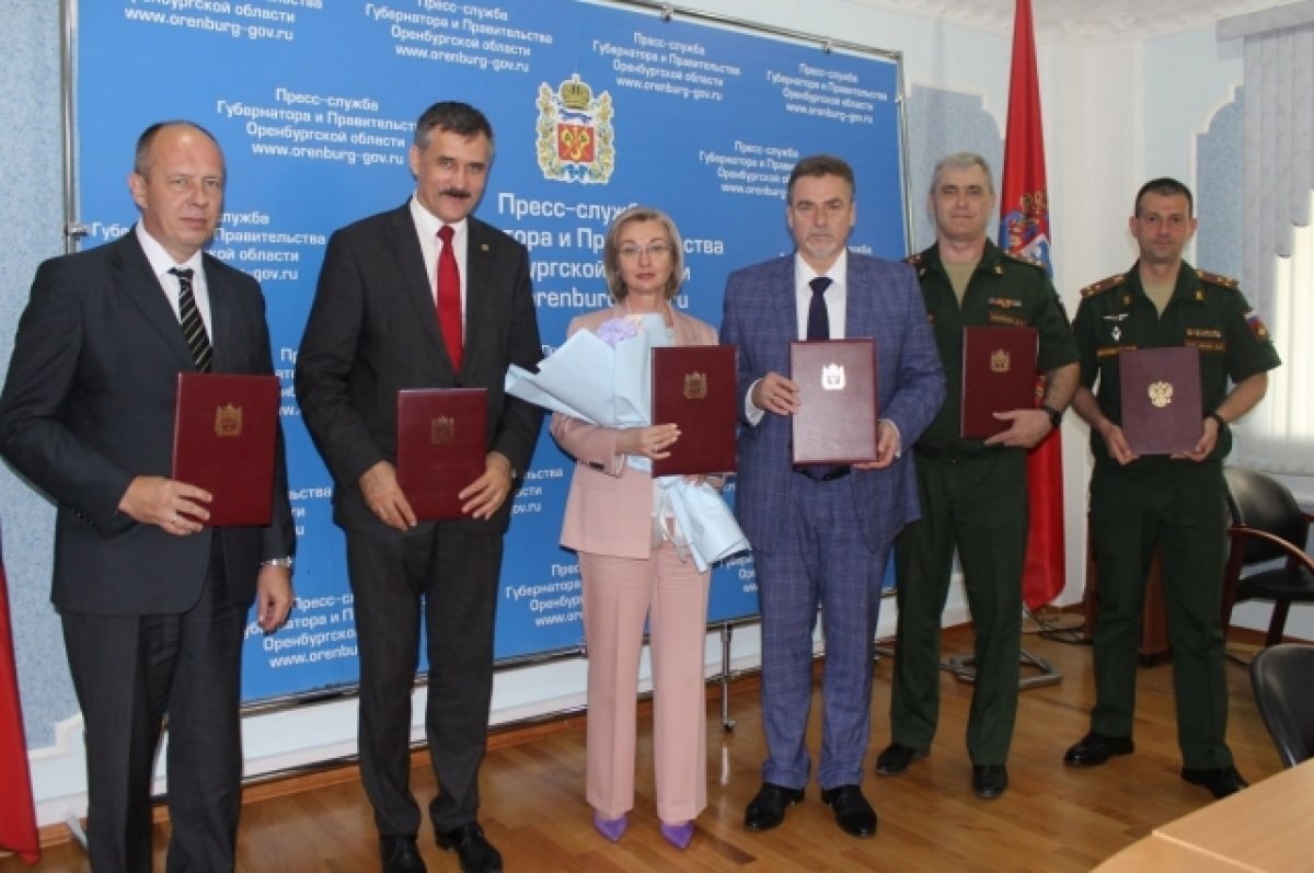    Правительство области и Министерство обороны России заключили соглашение о сотрудничестве с ведущими вузами региона.