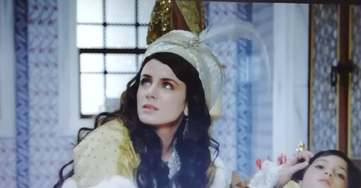 Махфируз ухаживает за больными чумой