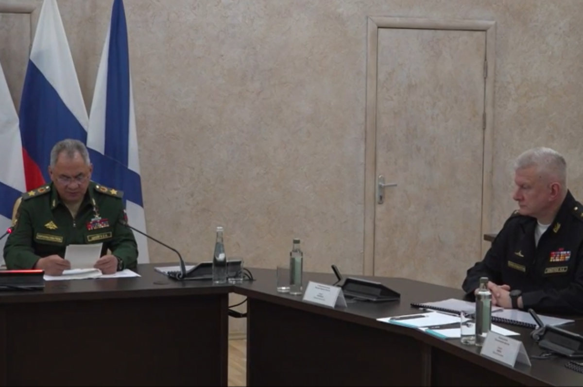    Шойгу заявил, что в РФ разрабатывают новые проекты атомных подводных лодок