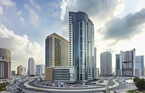 Размер последней зависит от того, кто именно запрашивает документ. Госпошлина за такую услугу варьируется в пределах от 200 до 750 рублей. Ускорить процесс получения документов можно, зайдя на официальный интернет-сайт Росреестра. Также необходимо заранее определиться с местом, где вы получите запрашиваемый документ. Здесь есть несколько возможных вариантов. Это, в частности, многофункциональные центры, соответствующее окно регистрационной палаты, непосредственно в организации. Кадастровый паспорт также можно получить в нескольких организациях. Здесь все зависит непосредственно от объекта недвижимости, вернее, от его типа. Так, кадастровые выписки в настоящее время выдаются ФГУП «Ростехинвентаризация» и БТИ.