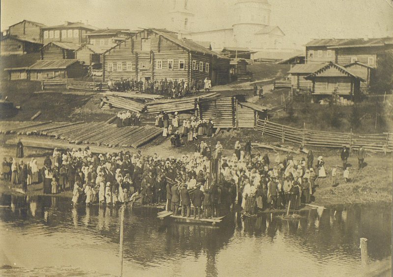 Крестный ход и купание. Коми, Усть-Куломский р-он, Помоздино, 1906 г., автор - Сергель С.И. 