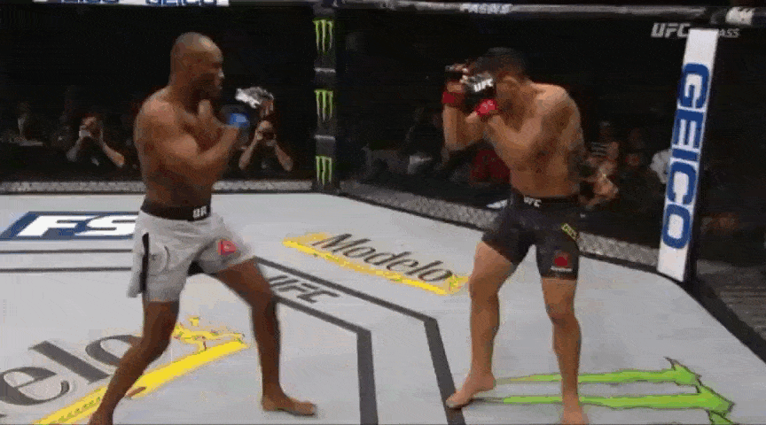 Камару Усман vs Рафаэль Дос Аньос.