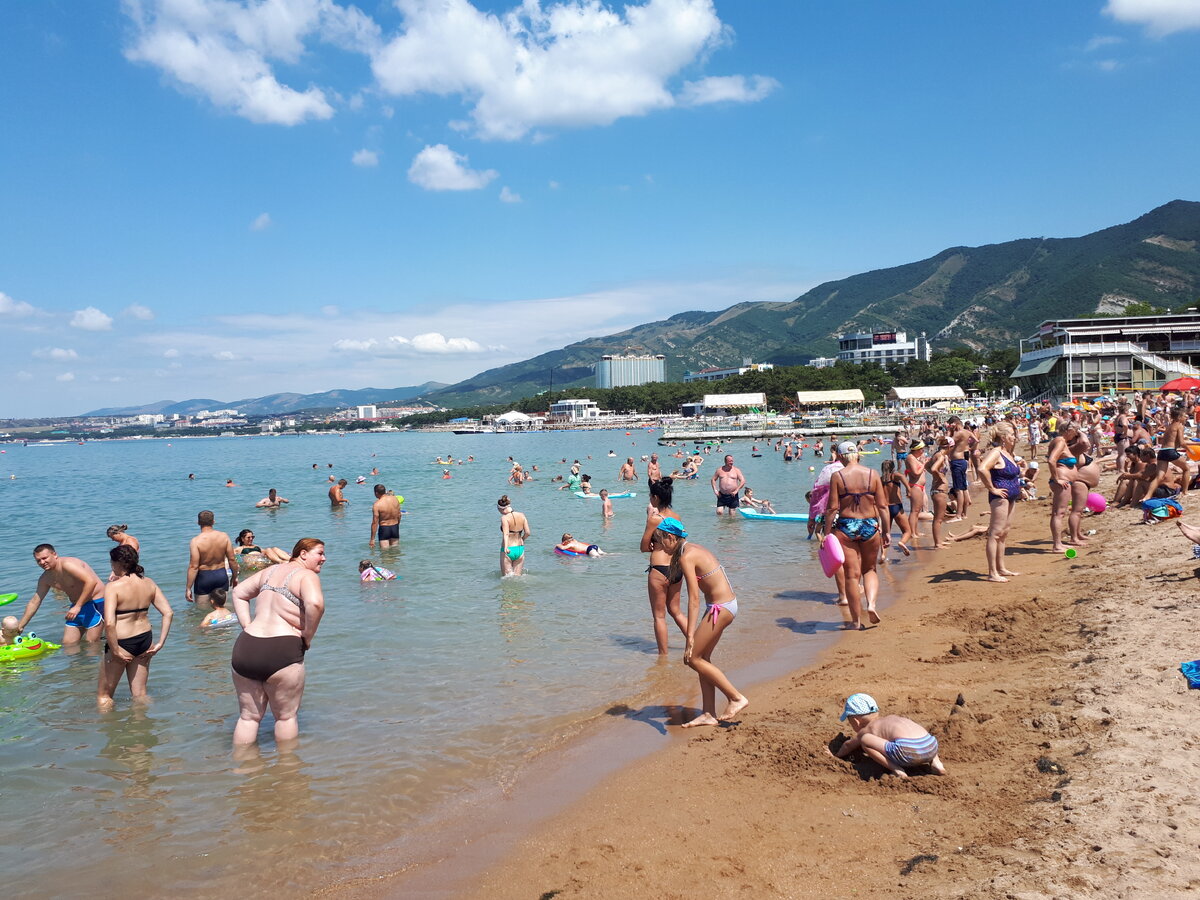 Городской пляж геленджика фото Пляж "Спортивный", почему купание запрещено. Жизнь и отдых у моря Дзен