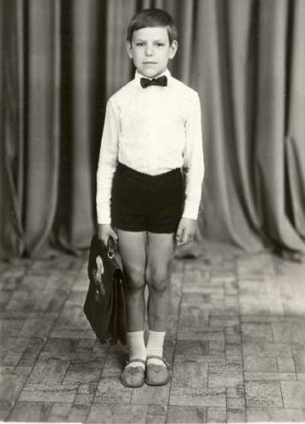 Дмитрий Дюжев в детстве. Фото: vk.com /dmitriydujev