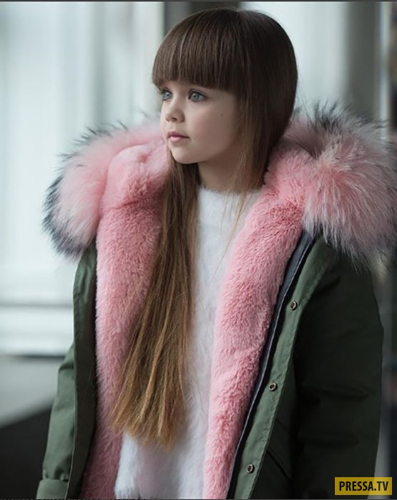 Анастасия Князева покорила пользователей интернета своим кукольным личиком и огромными голубыми глазами. 