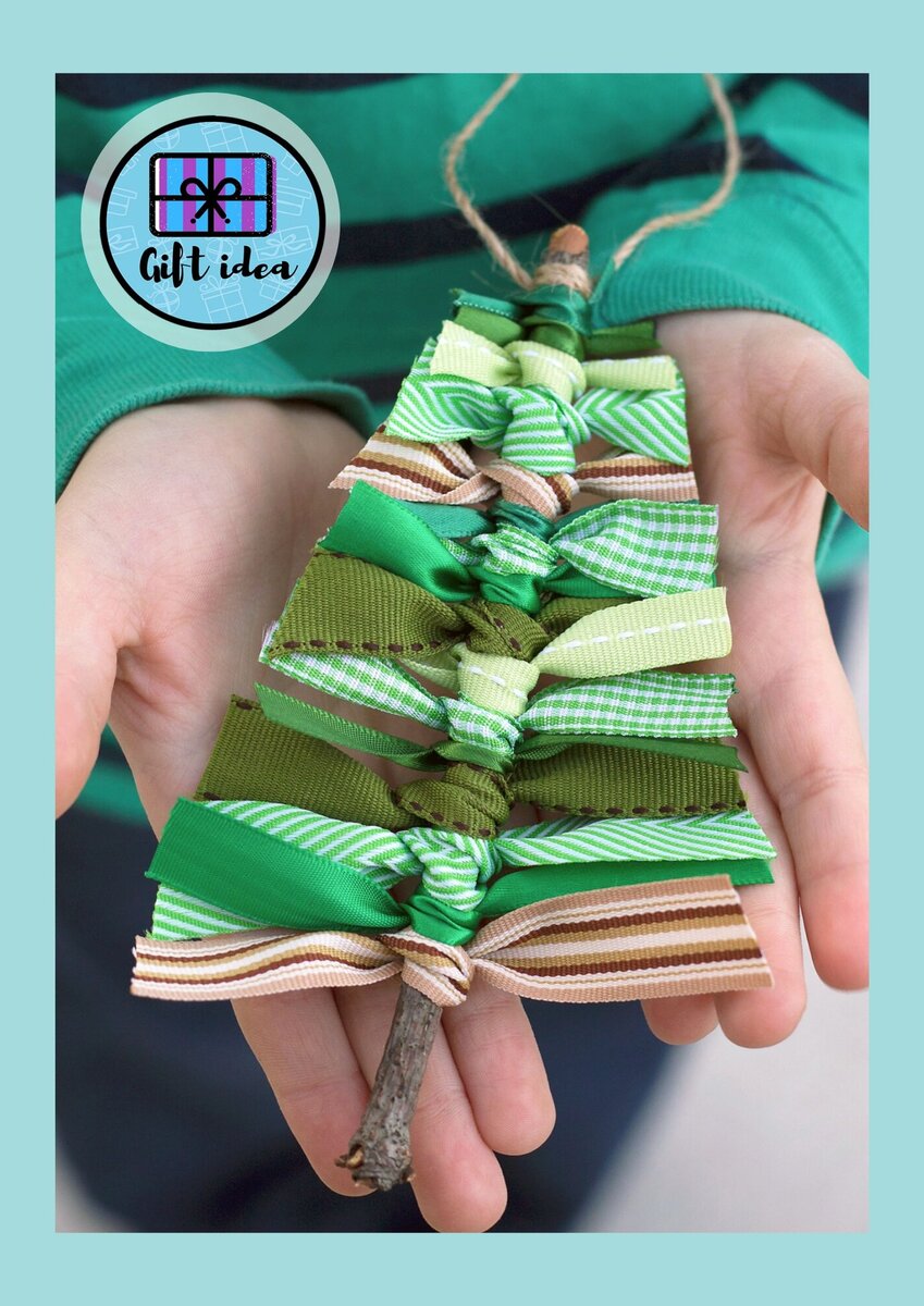 Такое стильное рождественское украшение легко и просто сделать своими руками