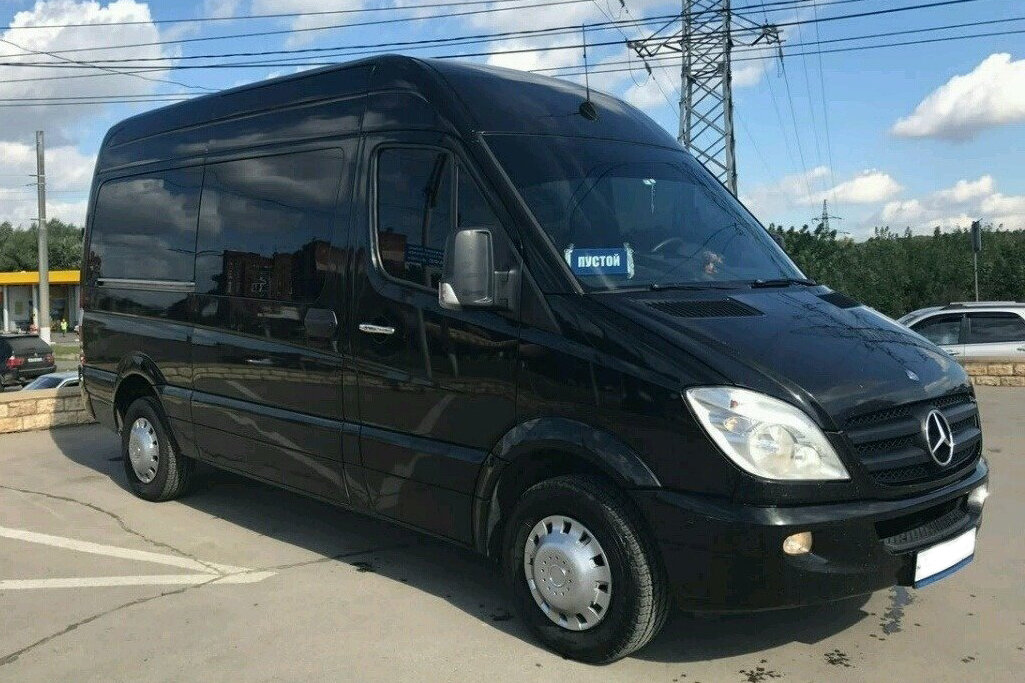 Автокатафалк для перевозки груз 200 по стране на базе автобуса "Мерседес Бенц"