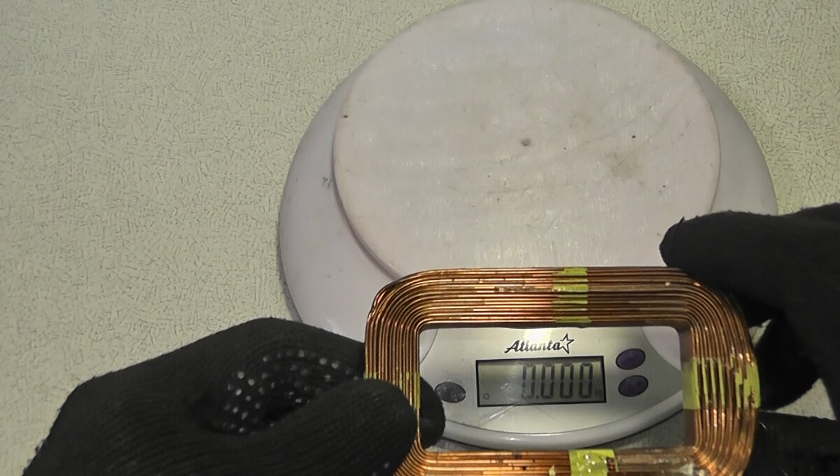 Микроволновка на лом. 1000 ватт на микроволновке. Медь из микроволновки. Микроволновка медь. Сколько меди в микроволновой печи.