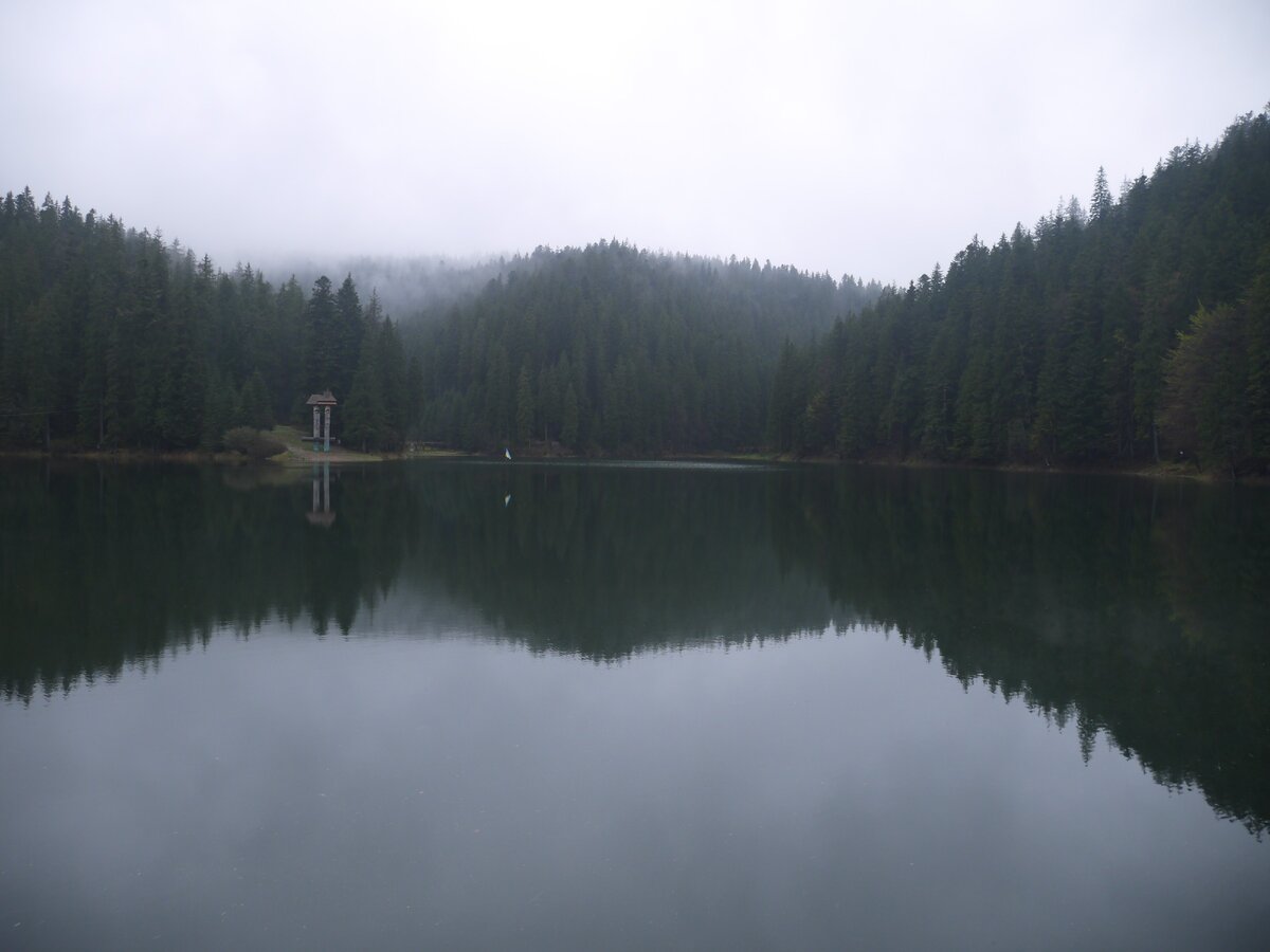 Вид на озеро Синевир.