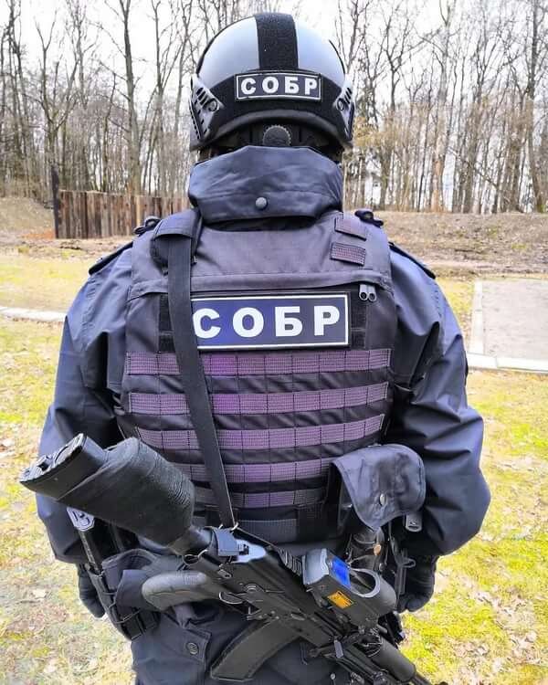 Сотрудник СОБРа