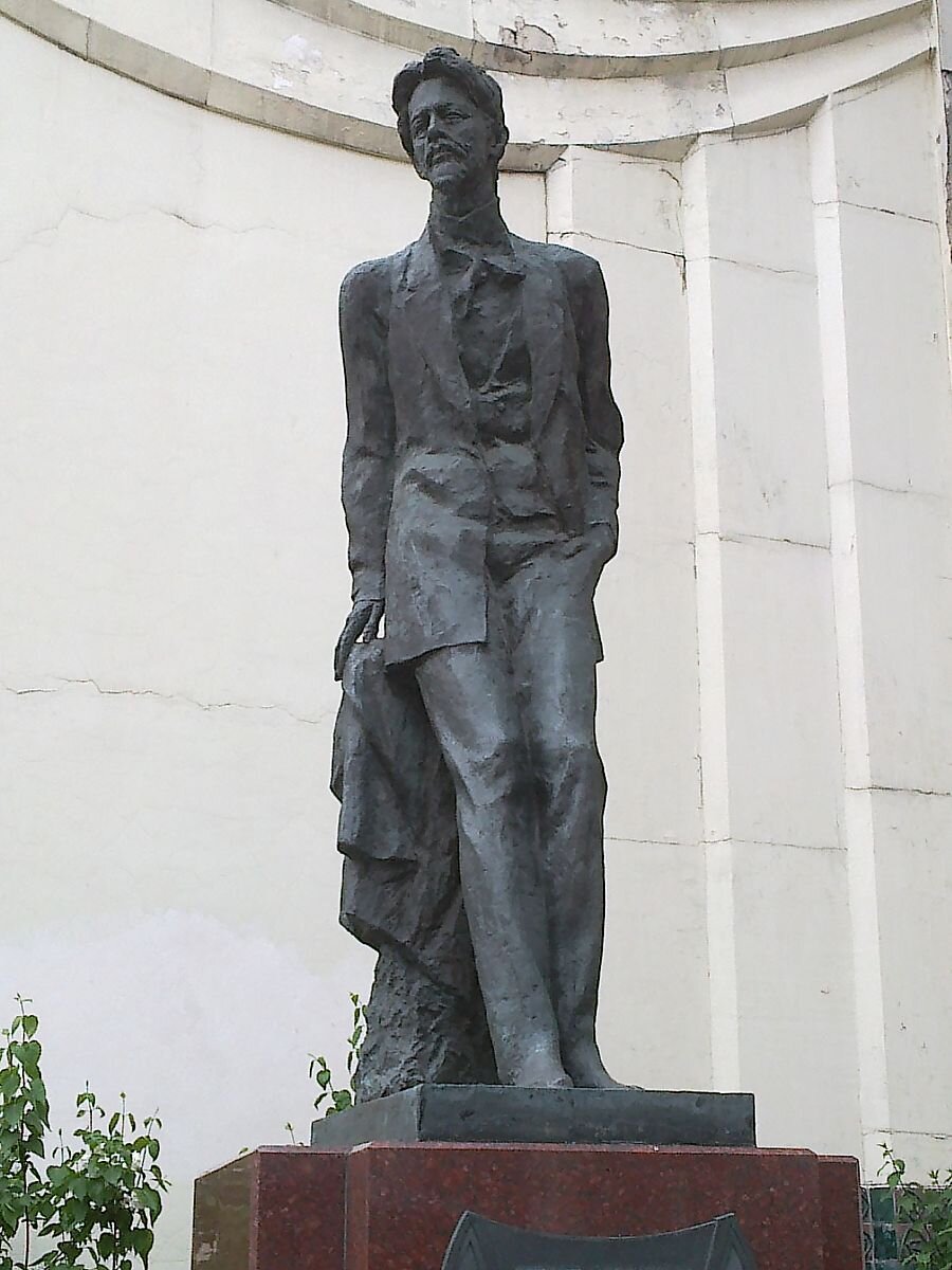 Памятник в Москве