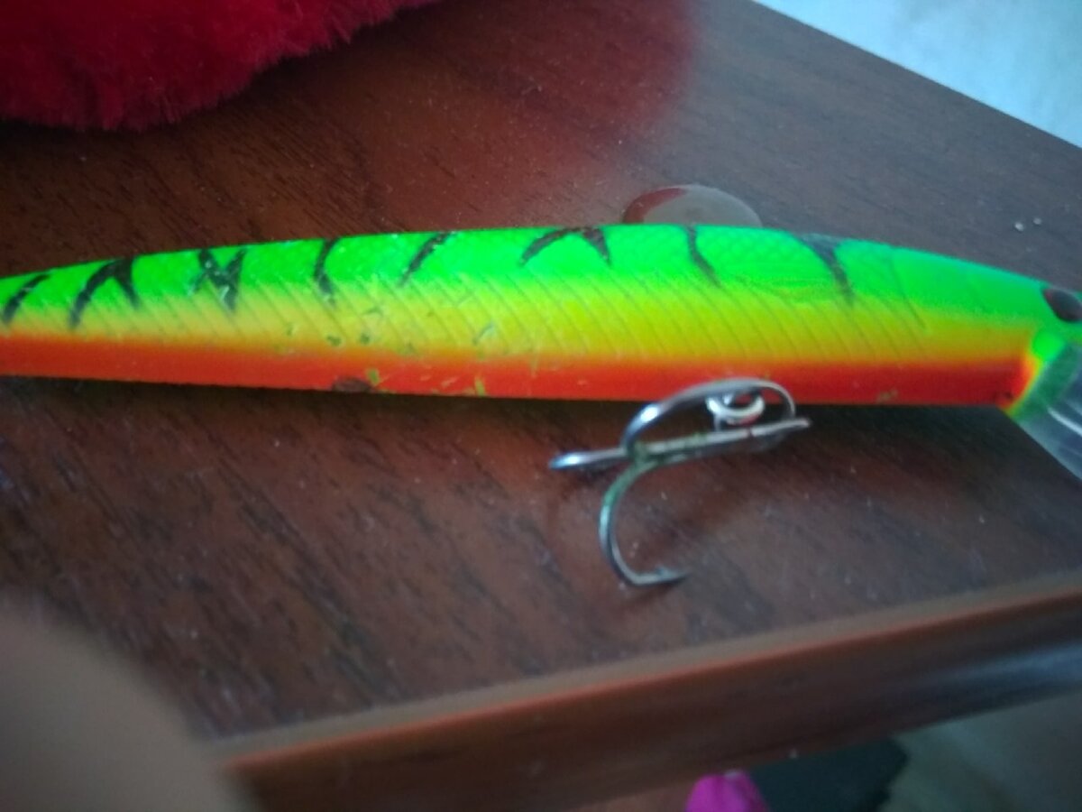 Поцарапанный воблер