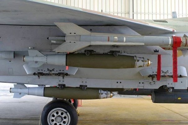 F-15 с комплектом JDAM
