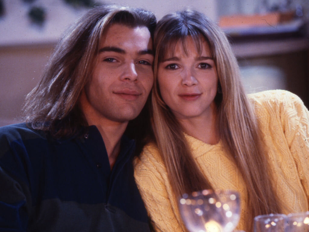 В общем сериал показывает, что мужчины во Франции красивее женщин