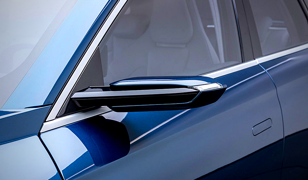 Причем прототипы не только разрабатывались Pininfarina, но и созданы были в Италии.