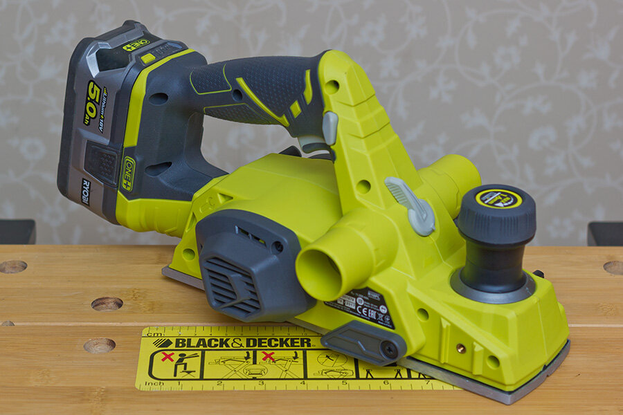 Рубанок Ryobi ONE+ R18PL. (Источник: фото автора)