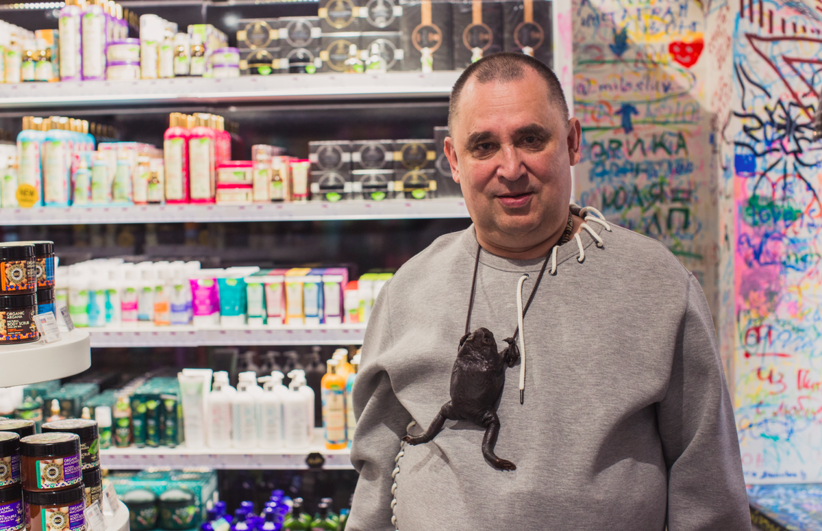 Андрей Трубников и его знаменитая, приносящая удачу ручная жаба