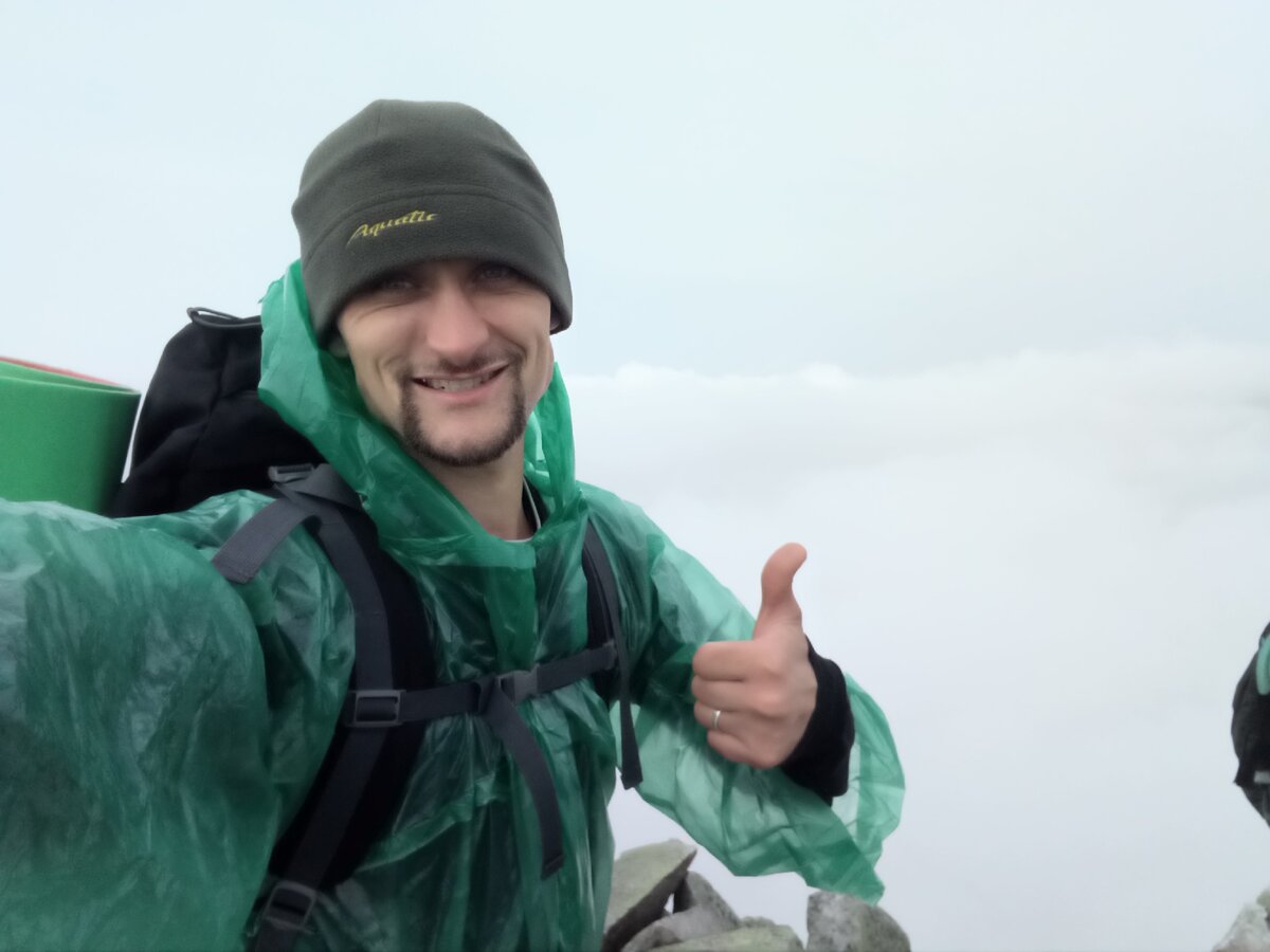 Горный Алтай, 2000 метров, идем сквозь ливень и грозу. 