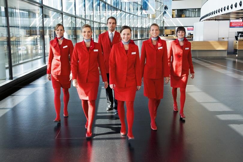 девушки в красных чулках   Австрийские авиалинии