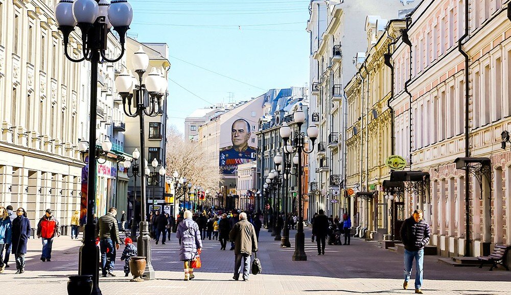 Улица старый Арбат в Москве. Пешеходная улица старый Арбат Москва. Малый Арбат Москва. Пешеходный Арбат в Москве.